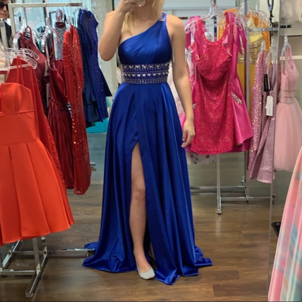 Sherri Hill size 4 never worn to an event